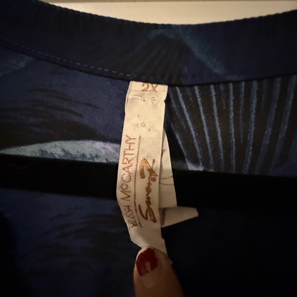 Patterned Deep Blue Top - Picture 3 of 5